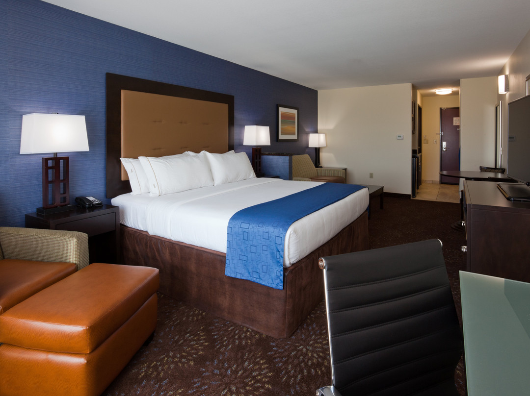 Holiday Inn Express & Suites Fort Dodge By IHG主图