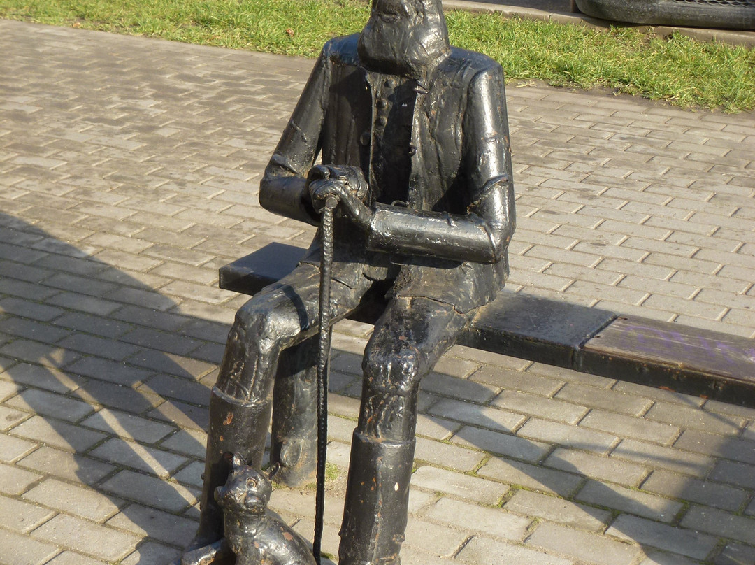 Monument to the Old Man on the Bench景点图片