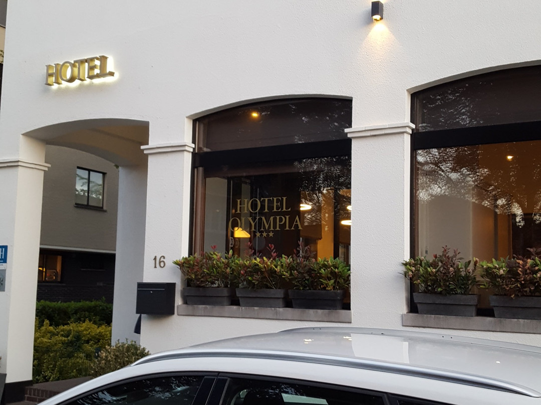 奥林匹亚酒店主图