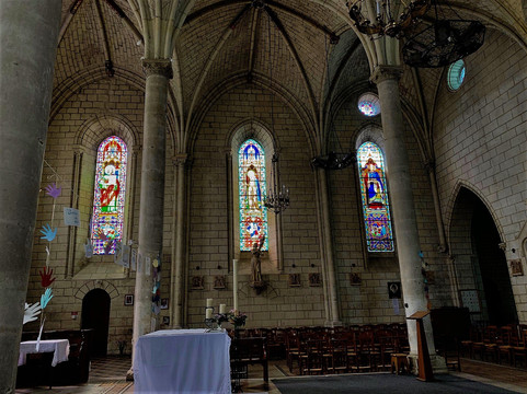 Eglise Saint-Germain-Bourgueil必去景点