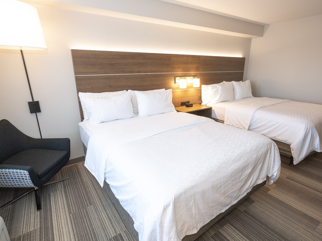 Holiday Inn Express & Suites Iron Mountain By IHG主图