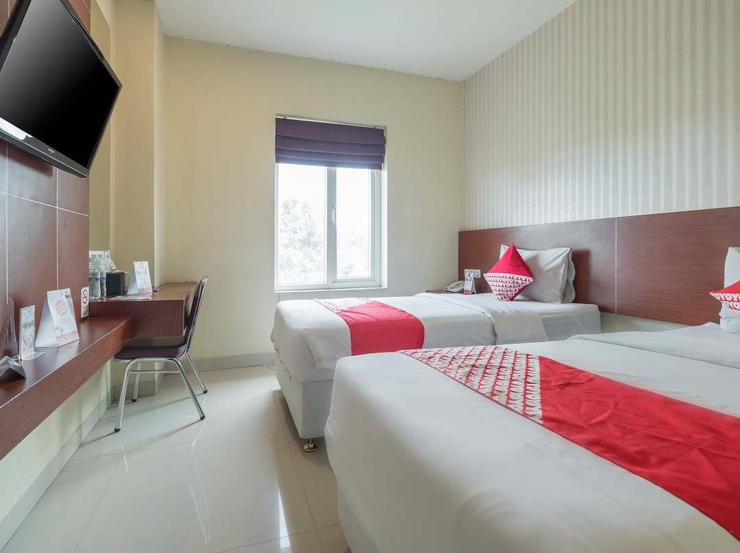 Capital O 454 Raising Hotel主图