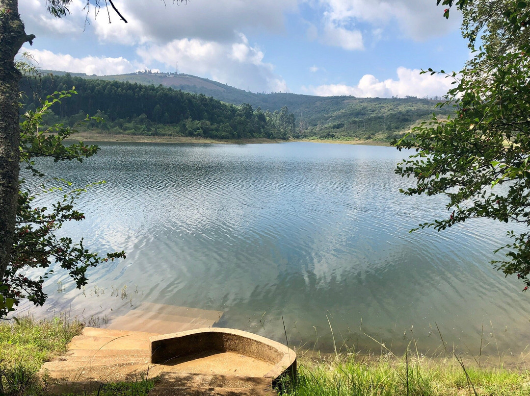 Hulala Lakeside Lodge主图