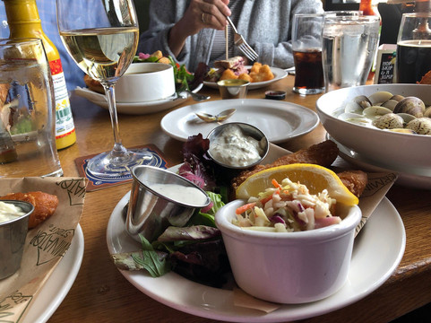 McMenamins Oak Hills Brewpub主图