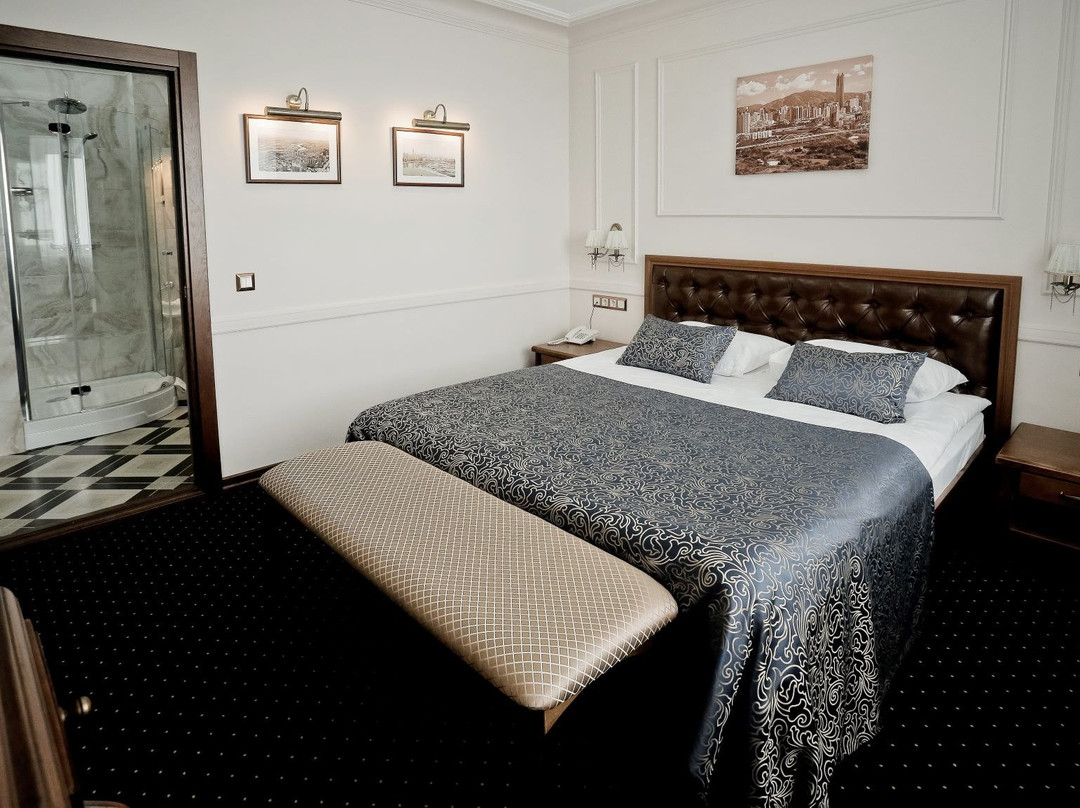 Hotel Oktyabrskaya主图