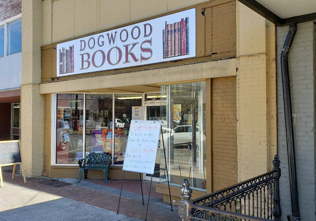 Dogwood Books景点图片