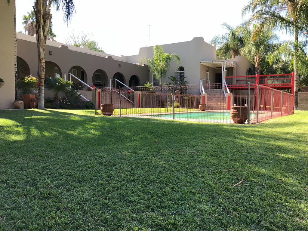 Upington Manor