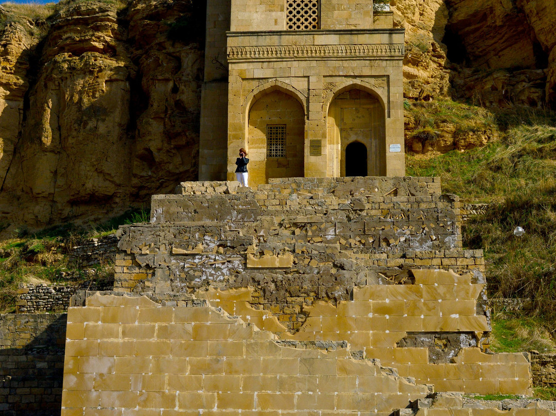 Diri Baba Mausoleum-Qobustan必去景点
