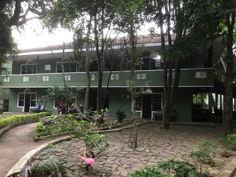 伊甸园酒店主图