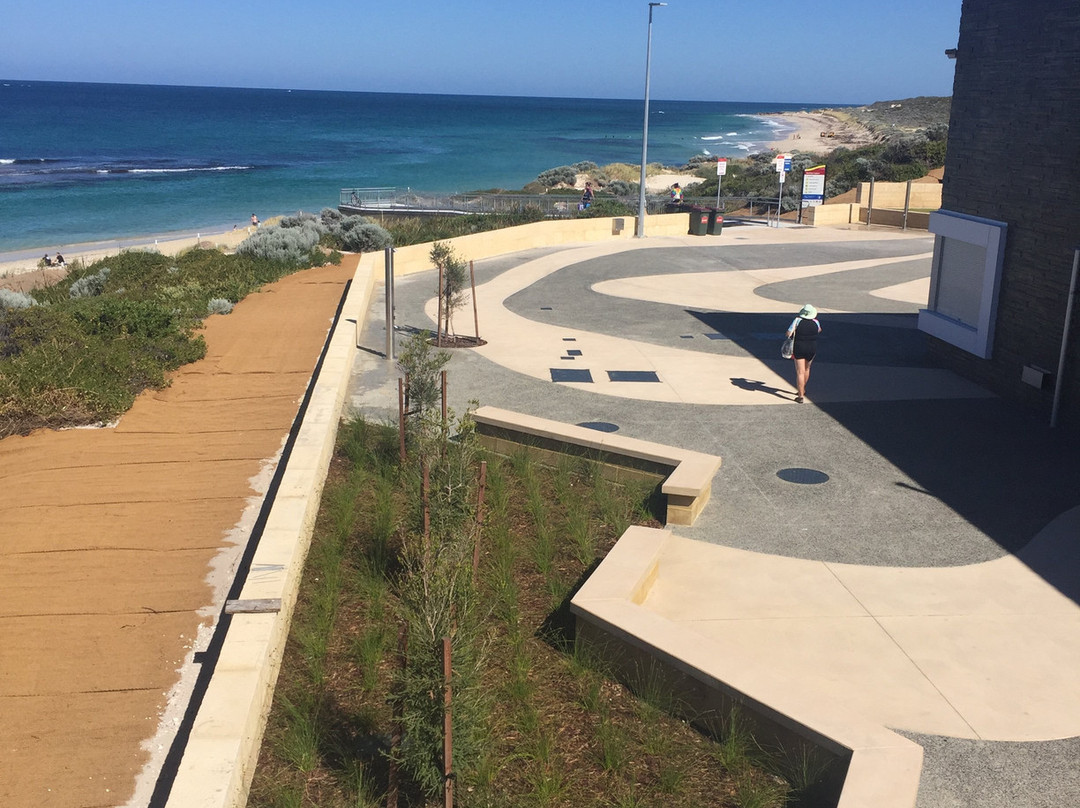 Yanchep Lagoon Beach景点图片