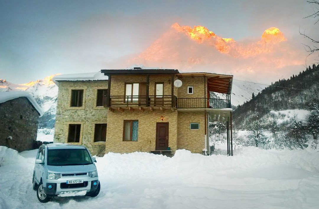 Peak Mazeri Guest House主图