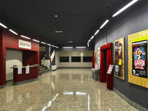 Cinema Teatro Excelsior-埃尔巴必去景点