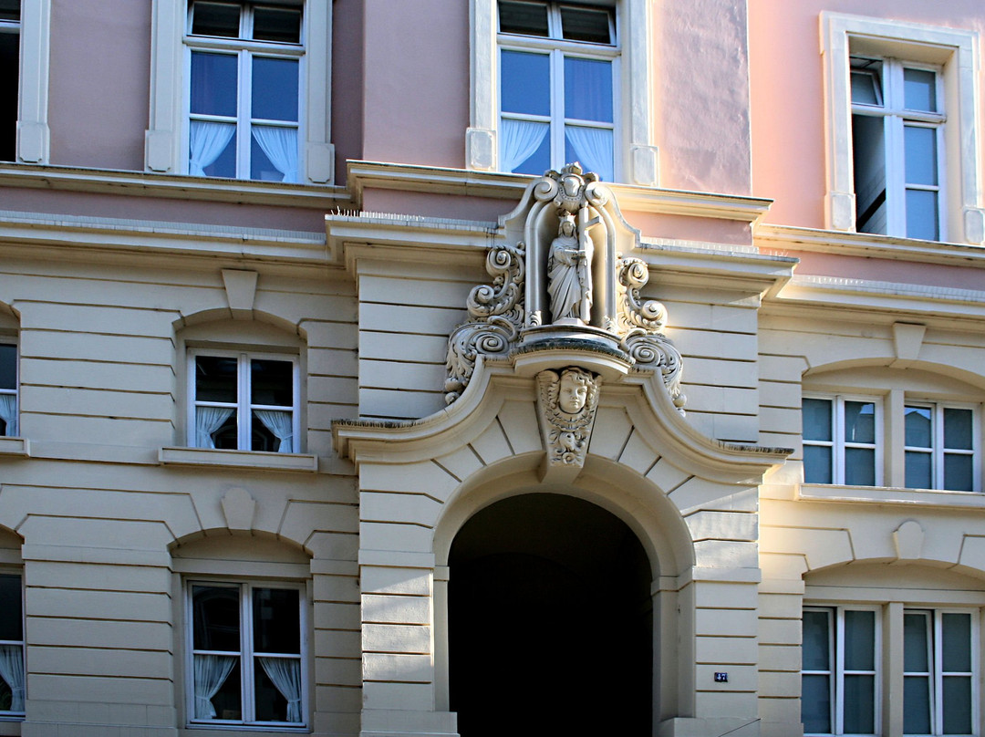 Helenenhaus-特里尔必去景点