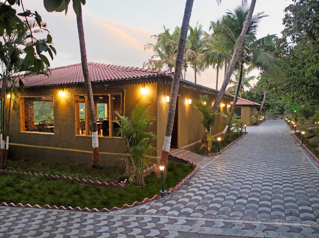 Gir Lion Safari Camp主图