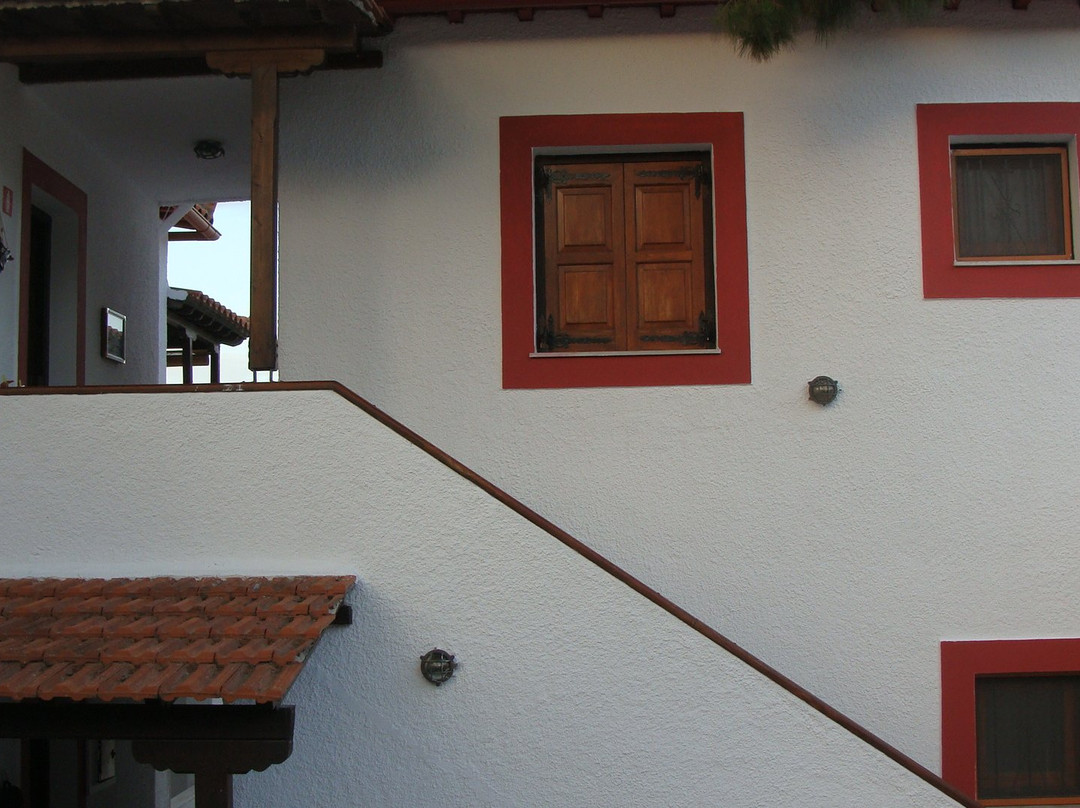 Captain George's Apartments主图