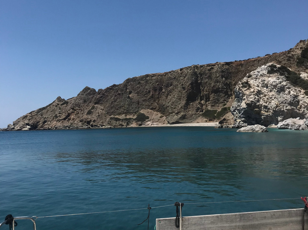 Catamaran Emelia-帕罗奇亚必去景点