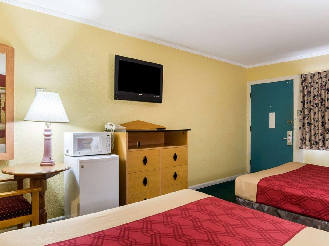 Econo Lodge Topeka Kansas主图