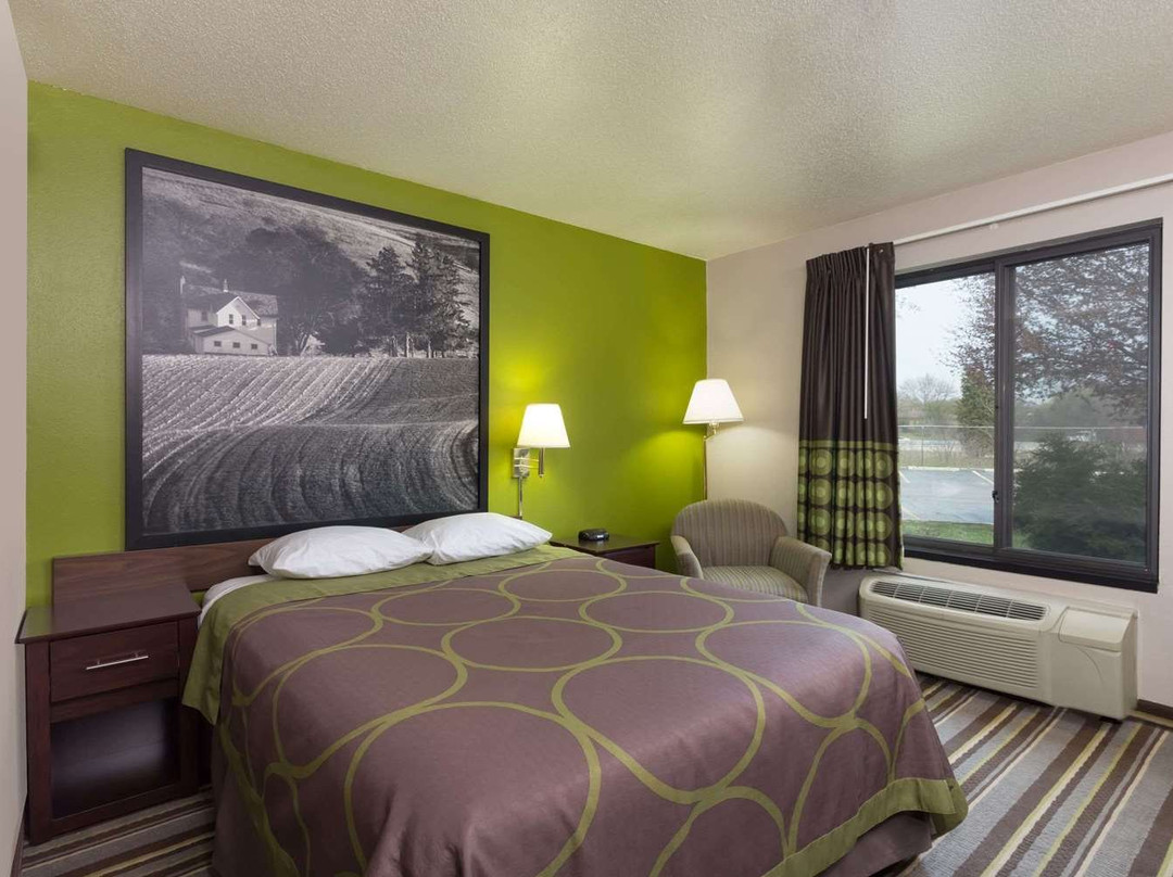 Super 8 by Wyndham Germantown/Milwaukee主图