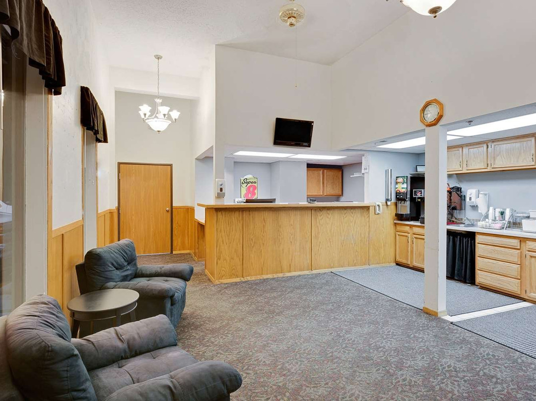 奥尼尔温德姆速8酒店主图