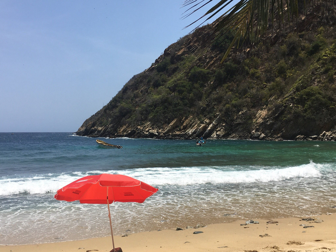 Playa Ensenada de Tuja景点图片