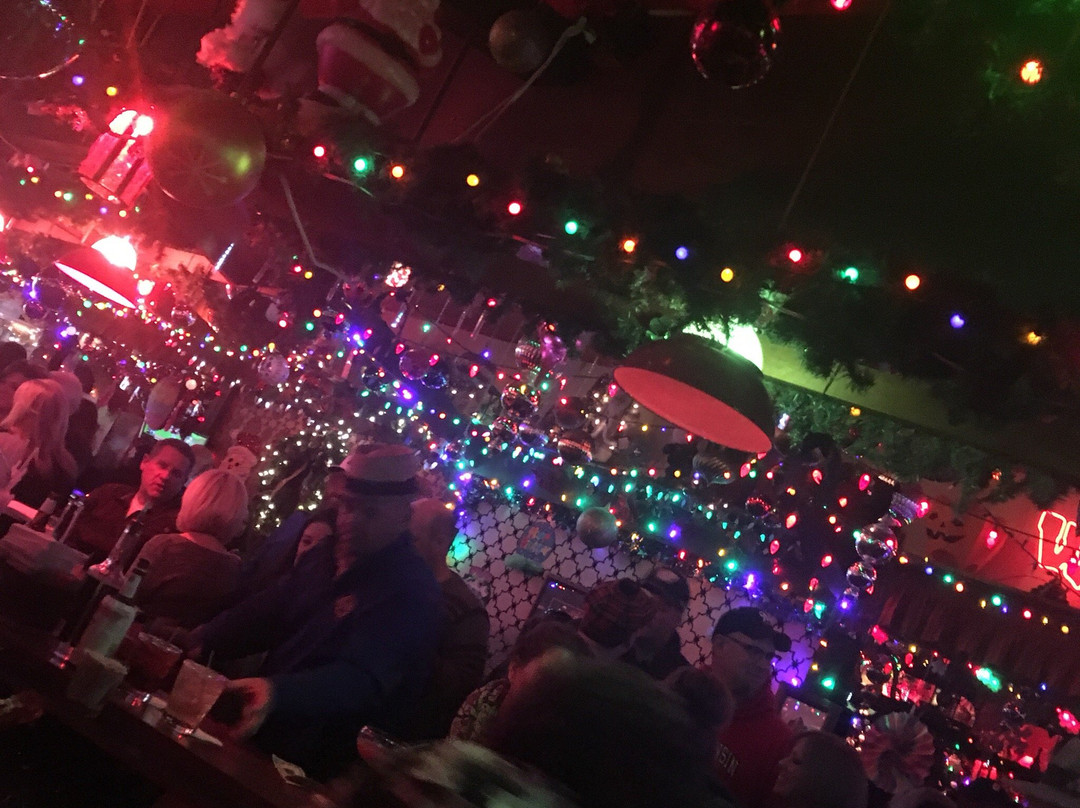 Cleo's Cocktail Lounge-阿普尔顿必去景点