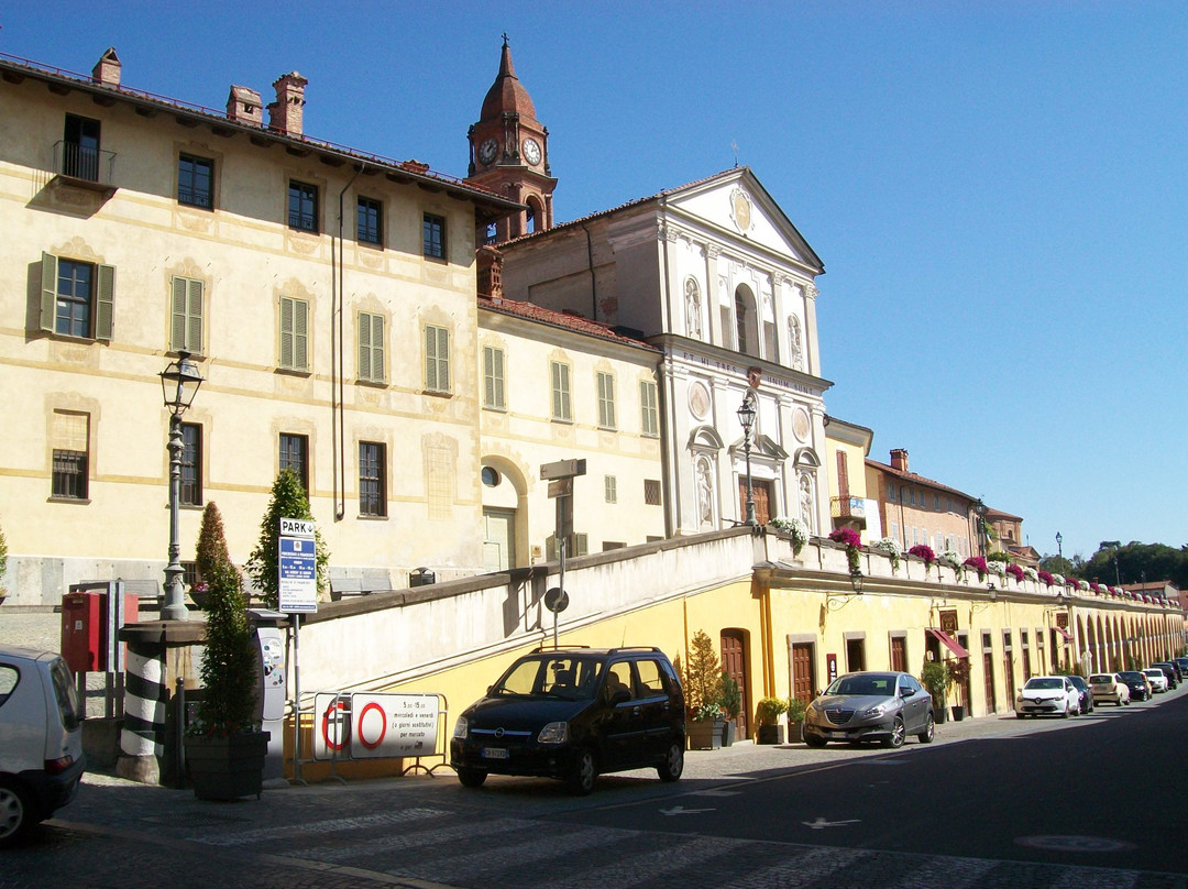 Chiesa di Santa Chiara-Bra必去景点