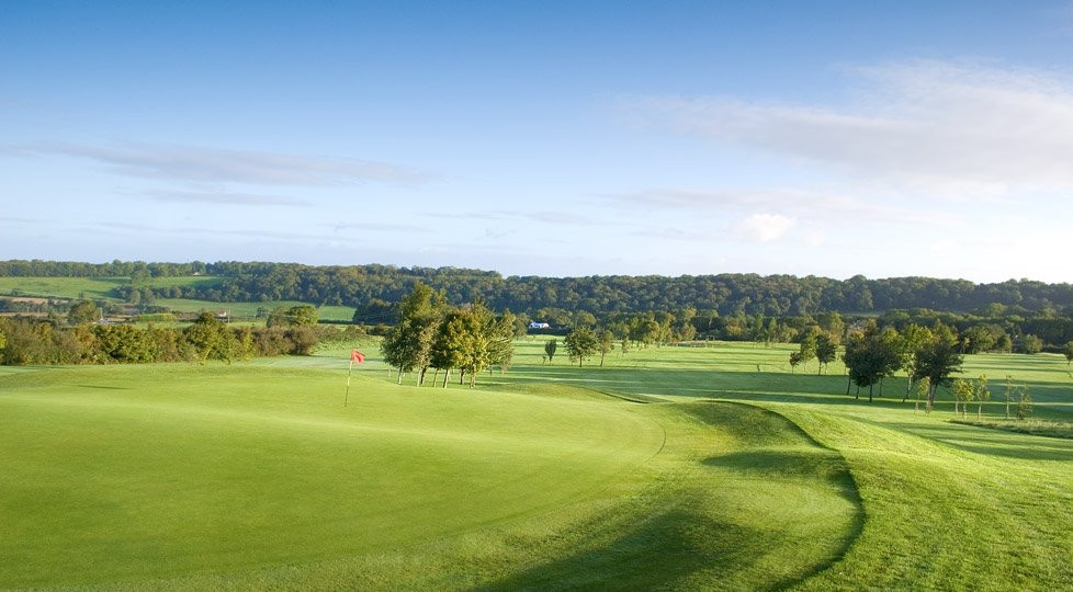 Tall Pines Golf Club-贝克韦尔必去景点