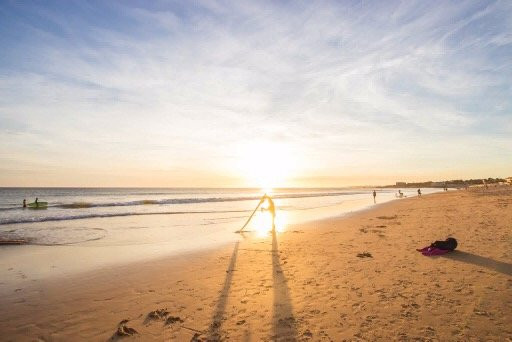 Carcavelos Surf School-卡卡维卢斯必去景点