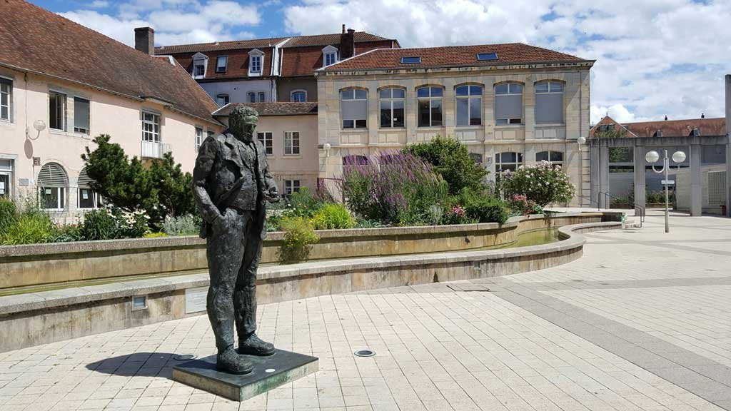 Statue de Victor Hugo-贝桑松必去景点