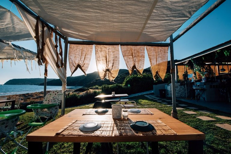 Ratzaklí餐馆和美食-Kamini Seaside