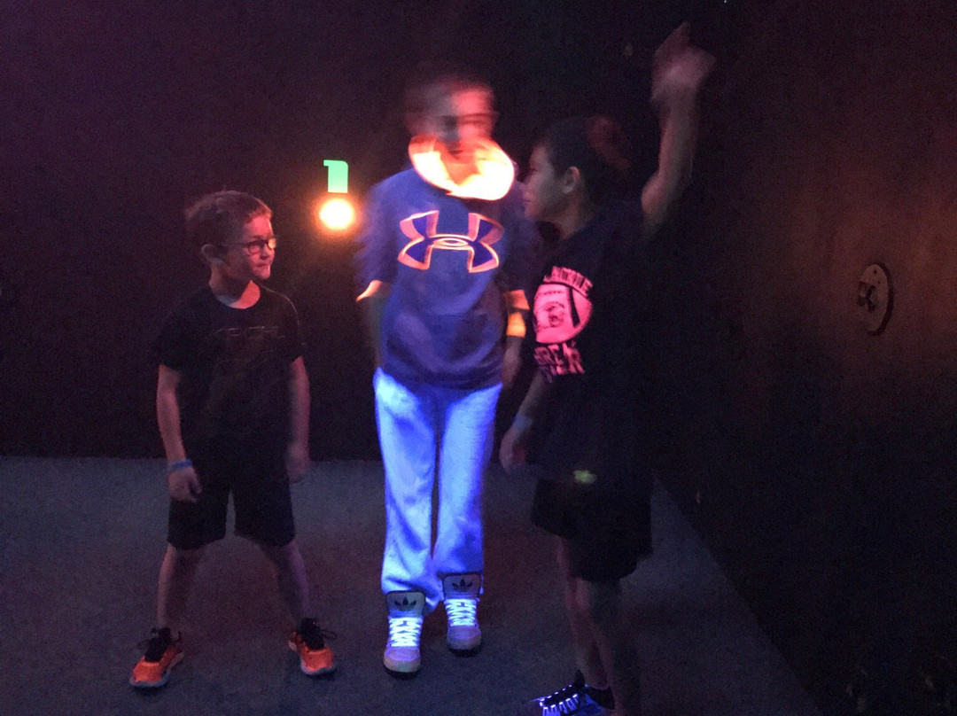 Laser Web-Centerville必去景点