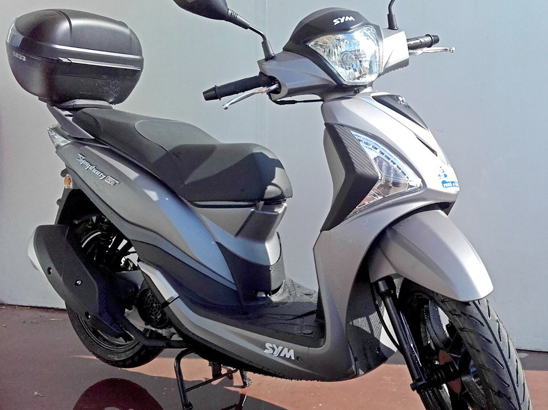 Scootermania Rent a Bike景点图片