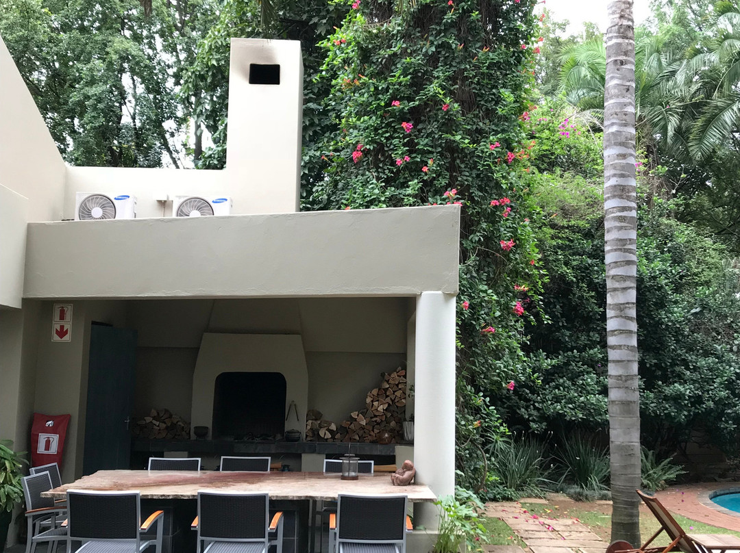 非洲巖酒店主图