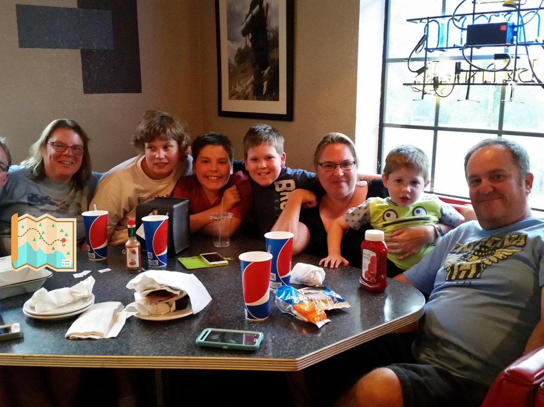 埃尔波特尔餐馆和美食-Canyon Lodge Bar and Grill