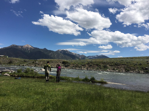 Madison River Outfitters-西黄石镇必去景点
