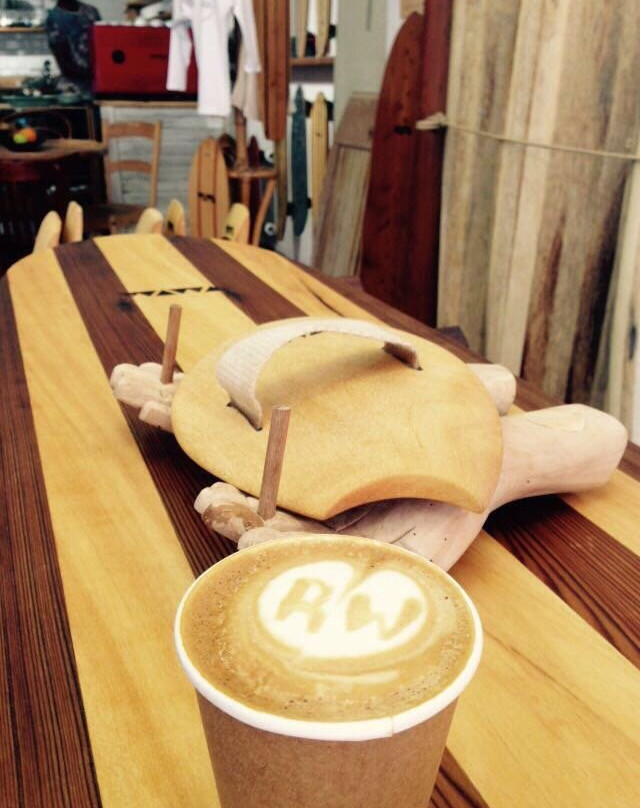 Rolling Wood Surf and Skate景点图片