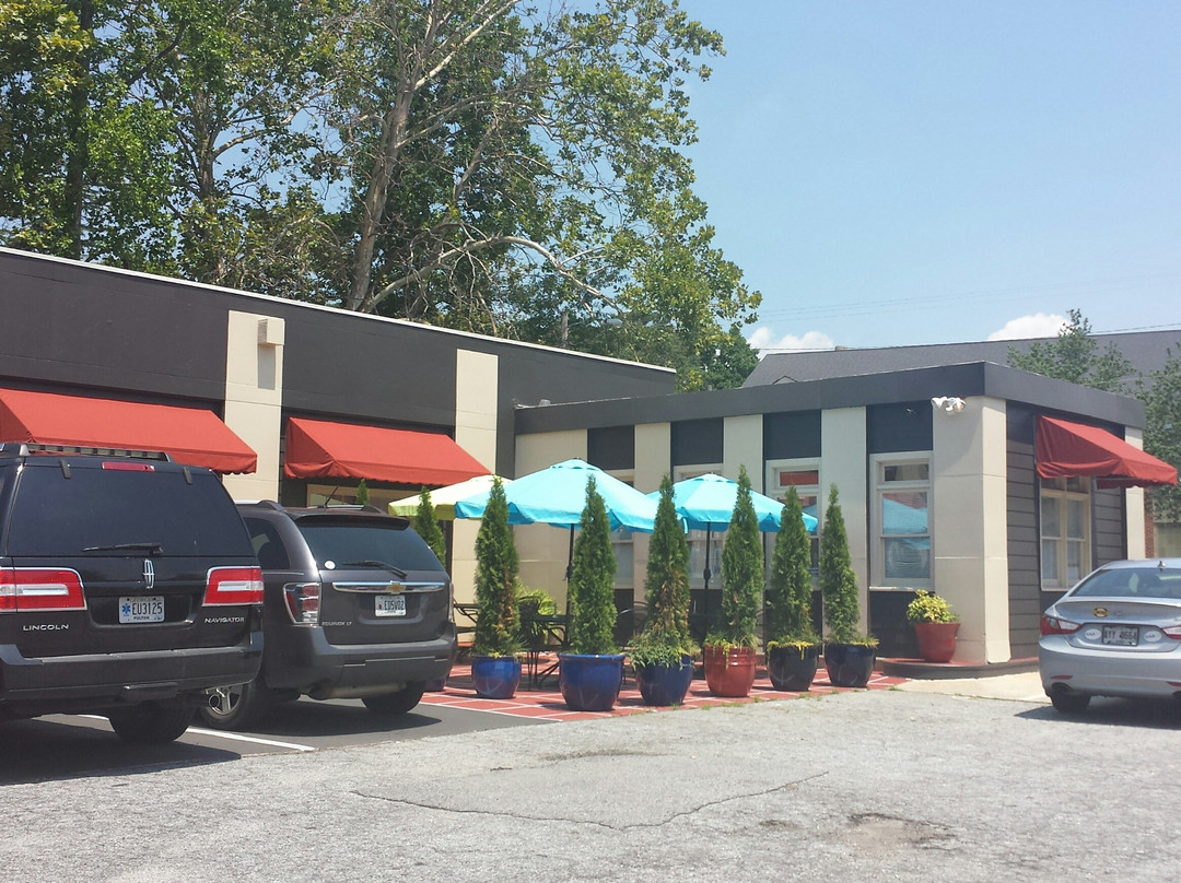 Lunch on Main Street