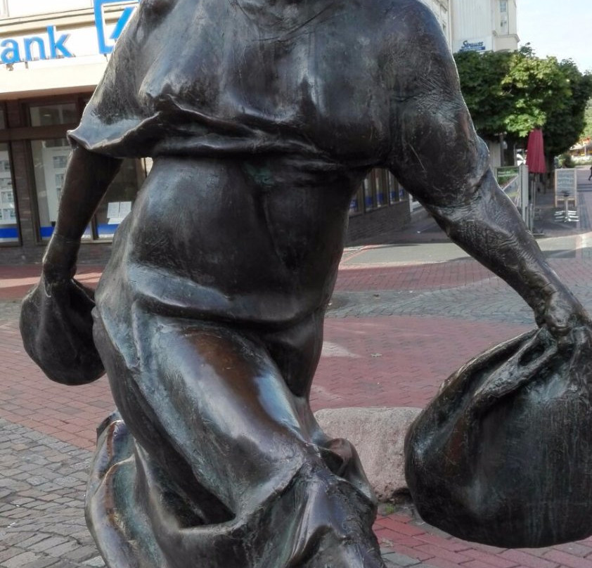 Eilige Einkauferin-希尔登必去景点