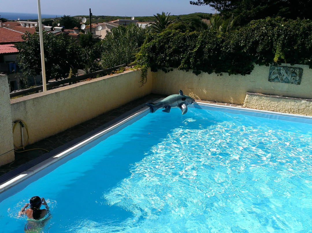 Santa Caterina di Pittinuri酒店住宿-Mare Lughente