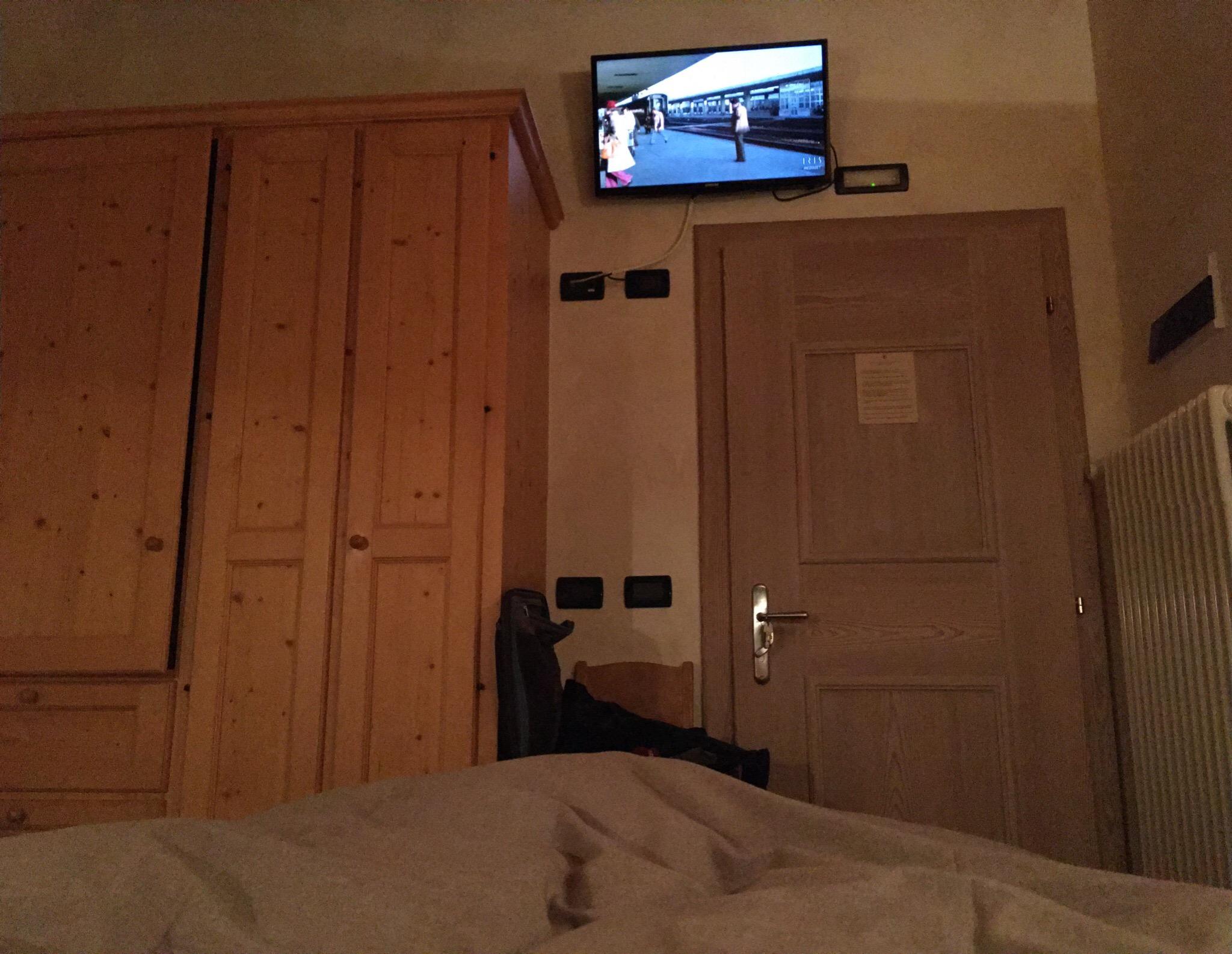 Bar Al Chestelet-官方