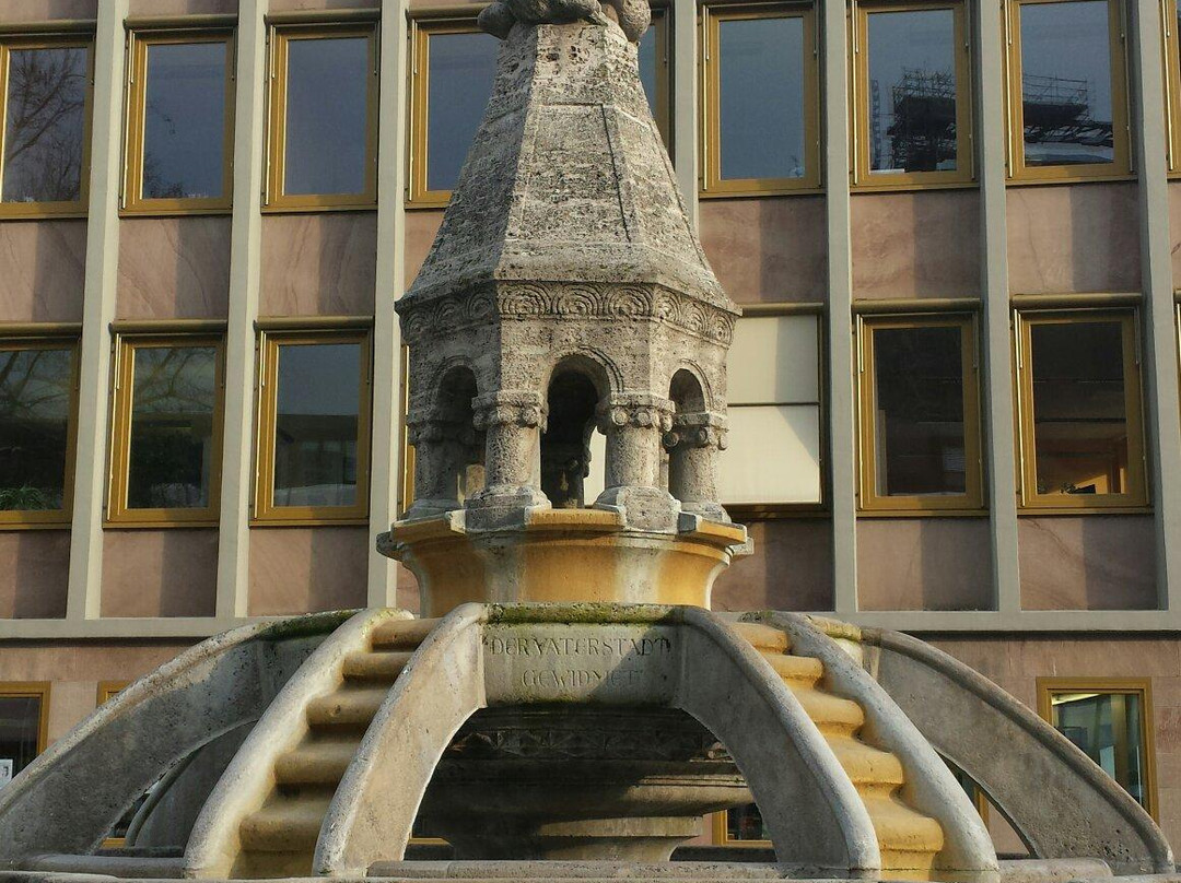 Siegfriedbrunnen-沃尔姆斯必去景点