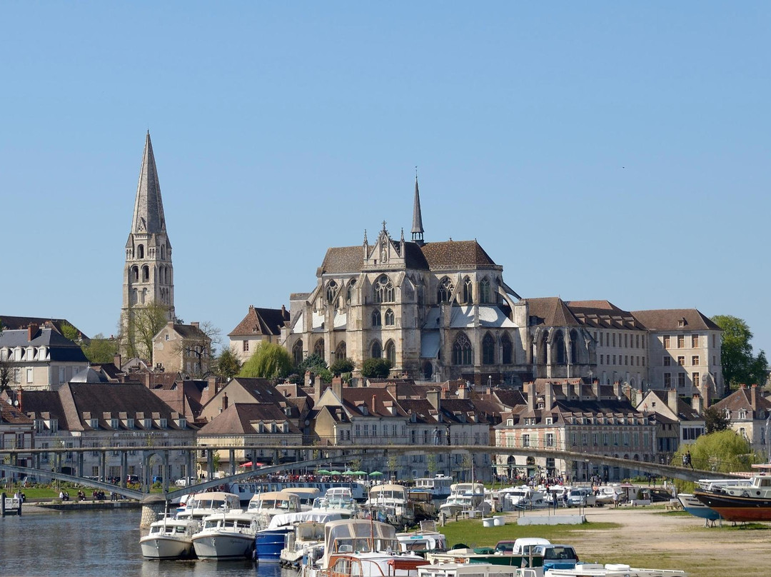 Place De L'hôtel De Ville景点图片