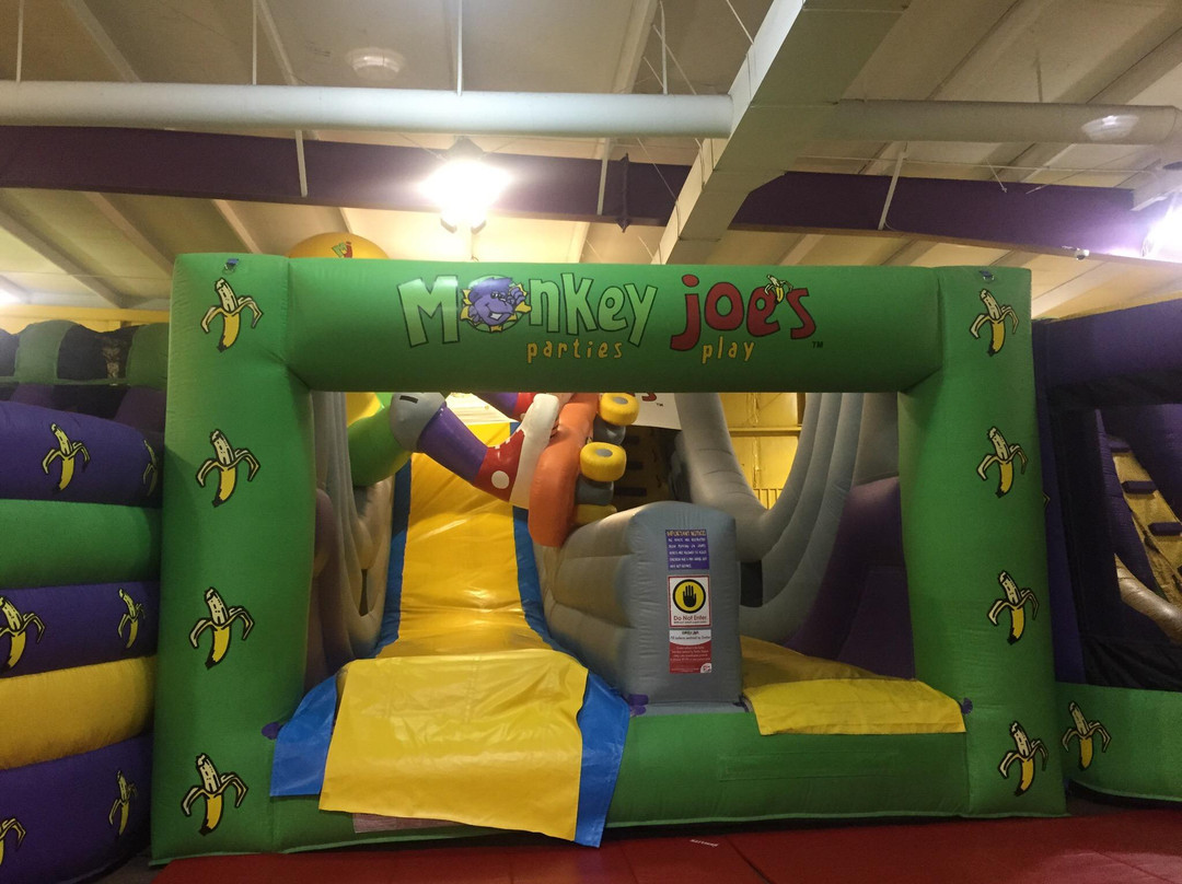 Monkey Joe's-露营山必去景点