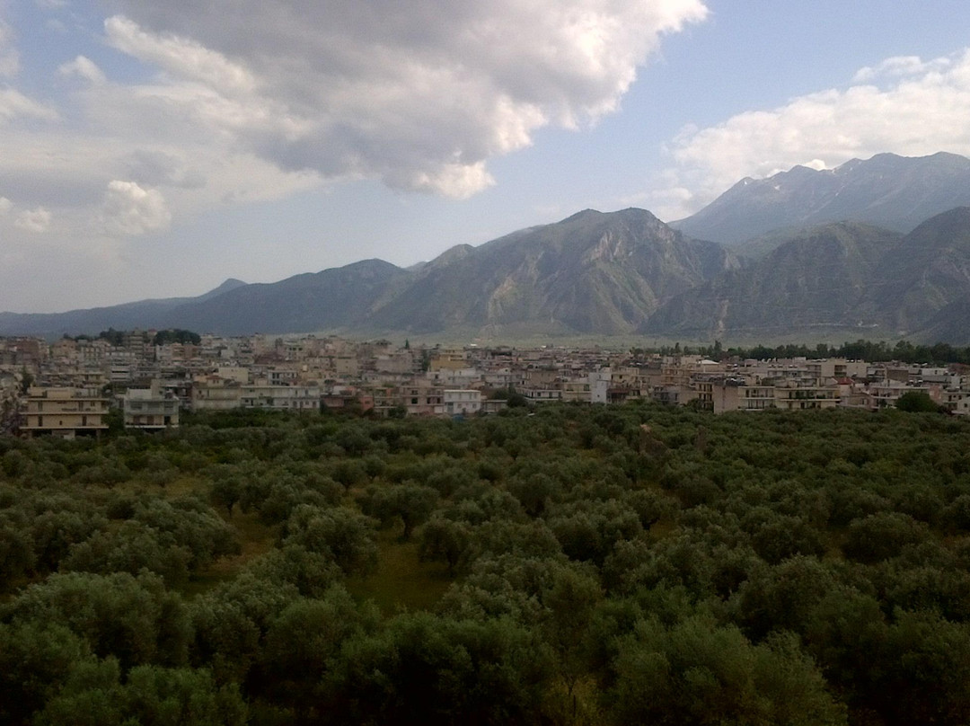 Acropolis and Ancient Theater-Sparta必去景点