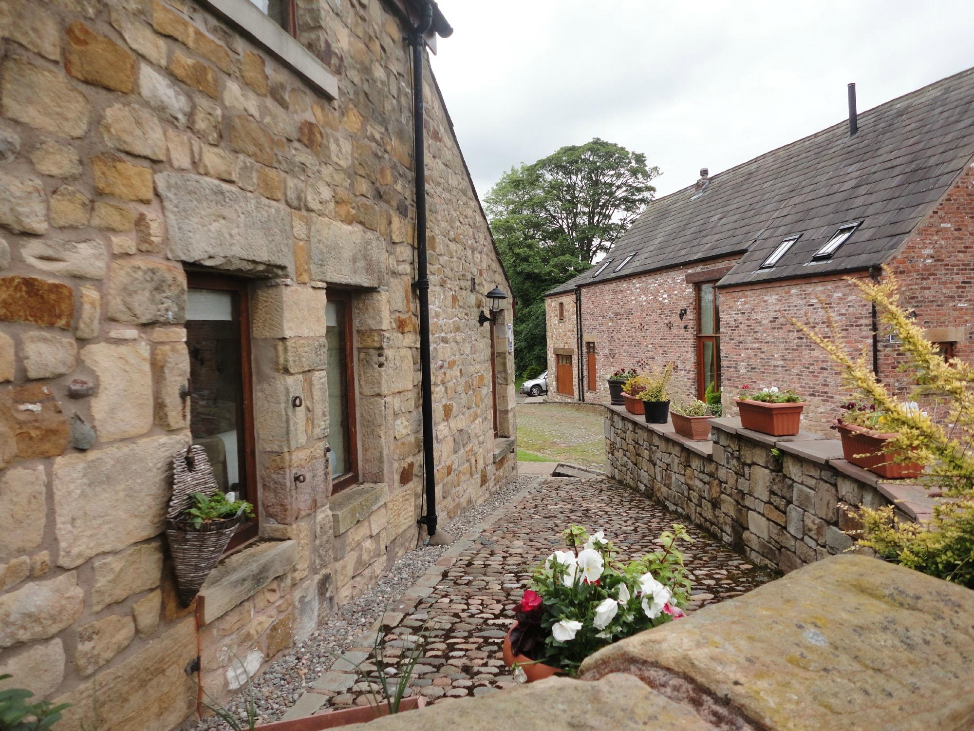Home Barn and The Granary-客卧