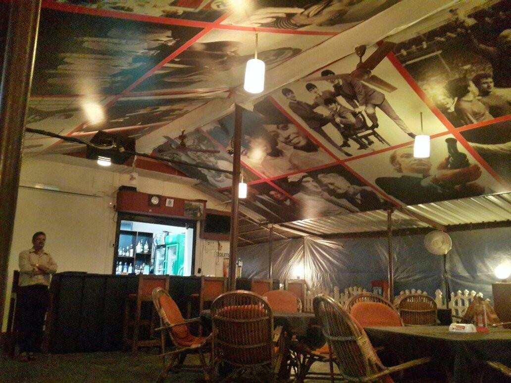 The World Famous Decades Bar-加兰古特必去景点