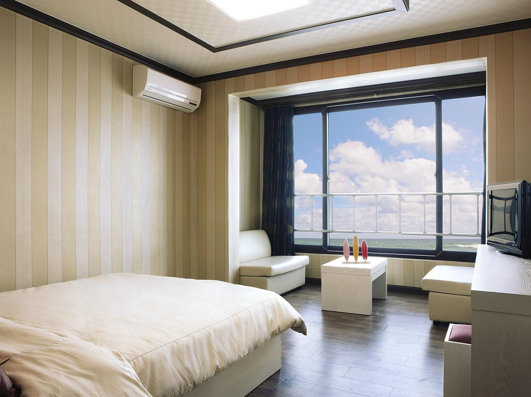 Heal Beach Surf Resort