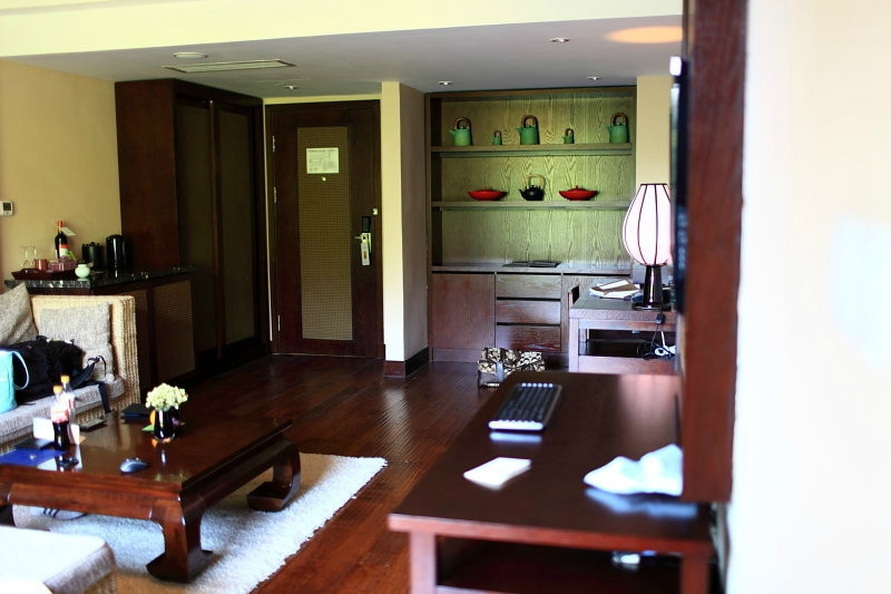 雷迪森龙井庄园主图