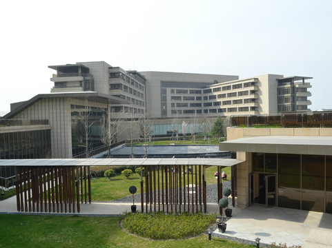 上海嘉定颖奕皇冠假日酒店主图