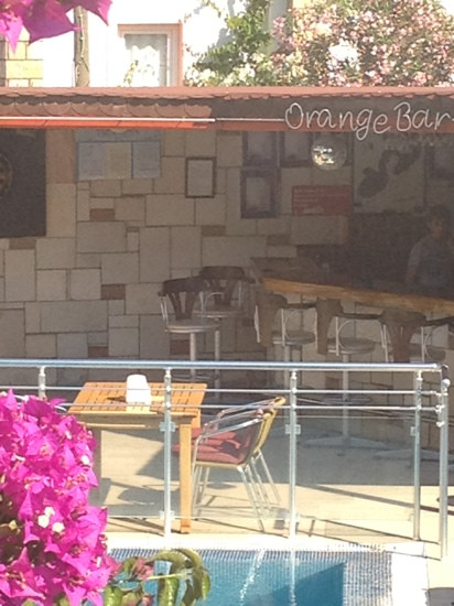 Orange Apartments主图